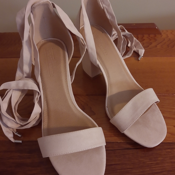 ASOS 10w pink faux suede chunky heel shoes - Picture 2 of 3